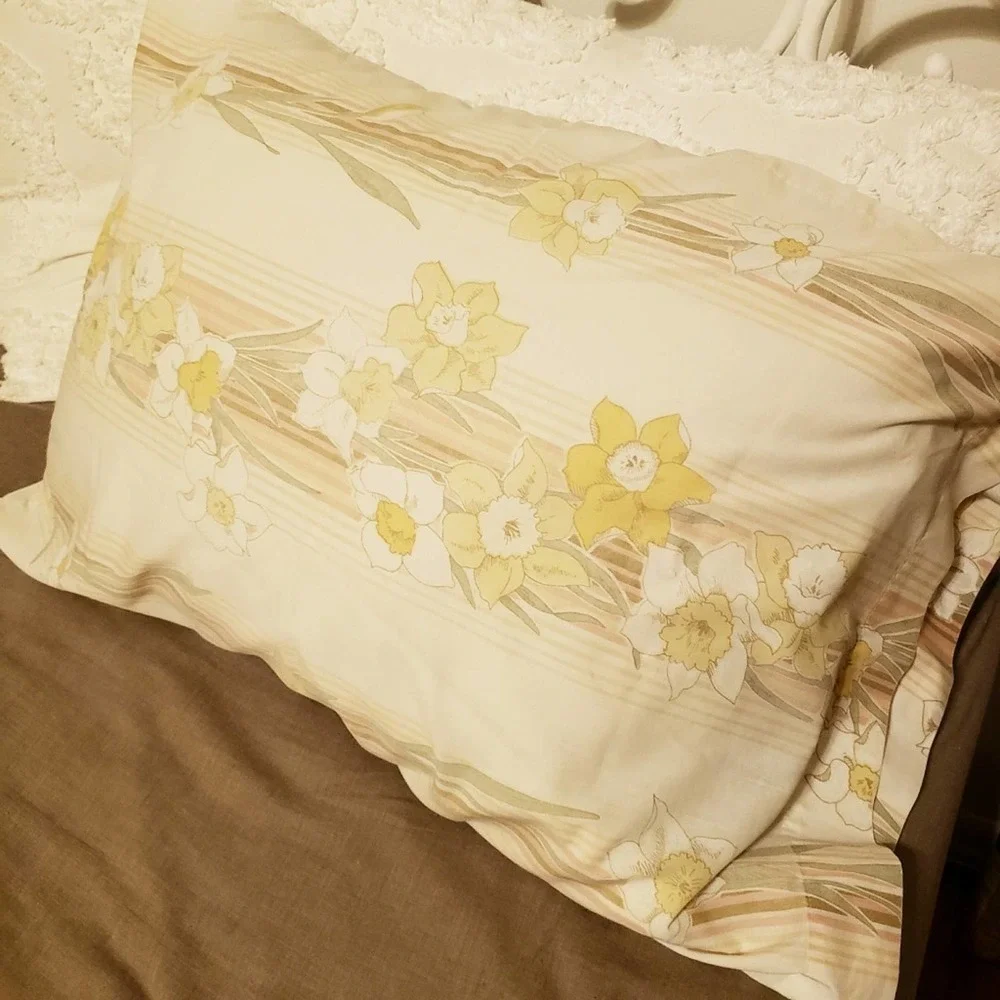 Vintage Pillowcases Floral White Pastel Standard Size | 2 pieces
